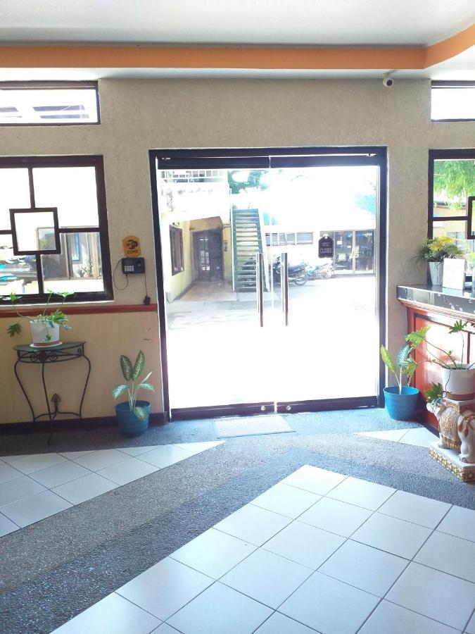 Mactan Airport Hilltop Hotel Lapu-Lapu City Buitenkant foto